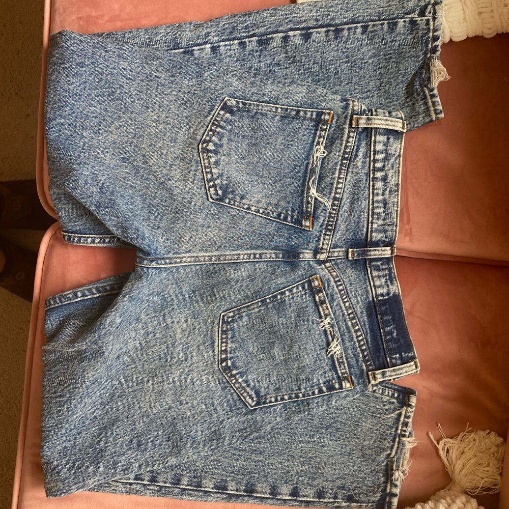 ✨ High Rise Mom Jean ✨ - Picture 3 of 7